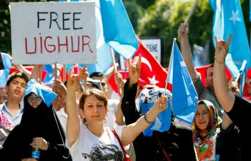 Urumqi prohíbe asambleas y marchas siete días después del "domingo sangriento"