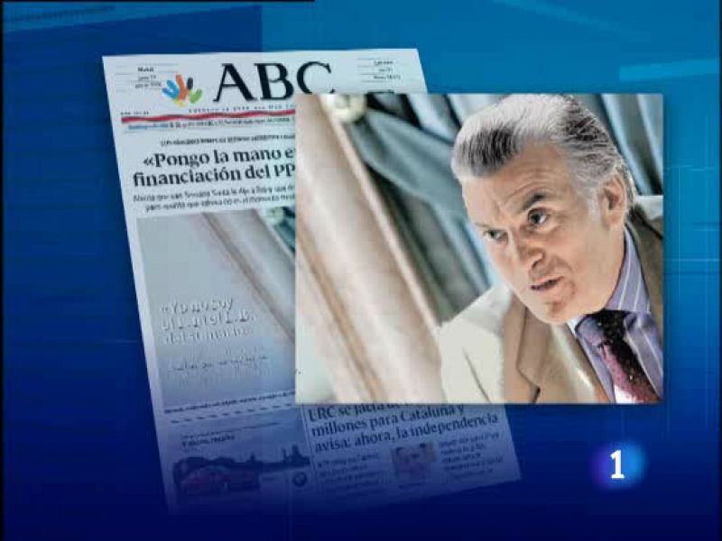 Aguirre pide "de rodillas" a Bárcenas que "haga pública" la información que tenga sobre ella