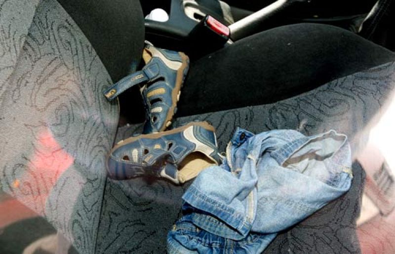Detenida la madre de un niño de tres años muerto tras pasar cinco horas abandonado en un coche