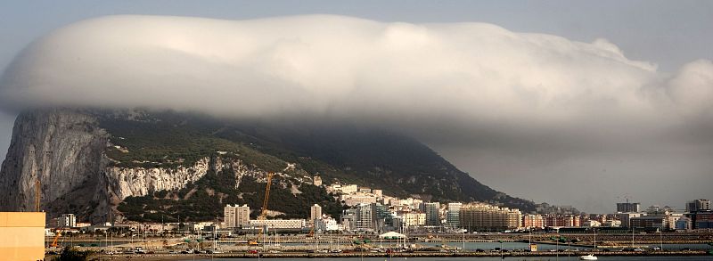 Moratinos visita Gibraltar en un encuentro histórico
