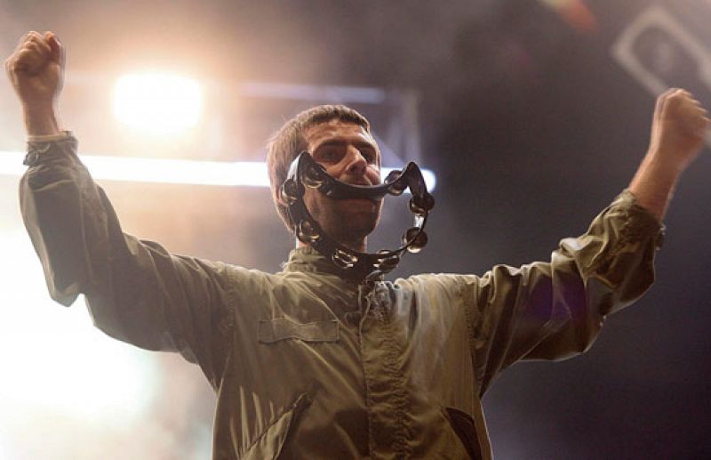 Oasis define como una "pérdida de tiempo" su actuación en el Festival de Benicássim