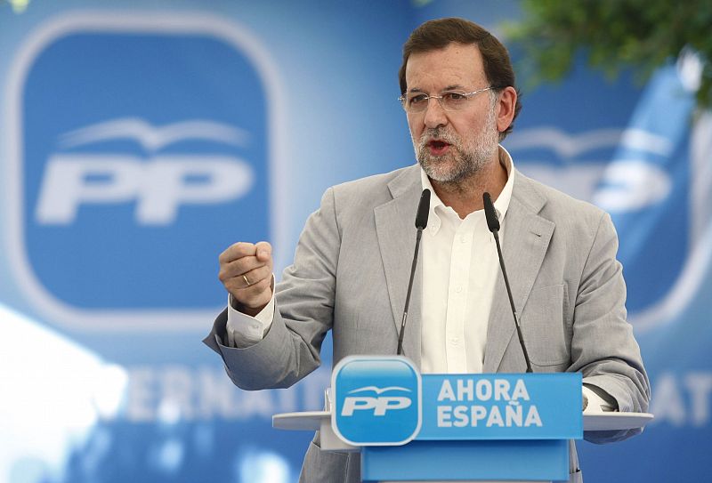 Rajoy: "Moratinos hizo el ridículo al visitar oficialmente su propio país"