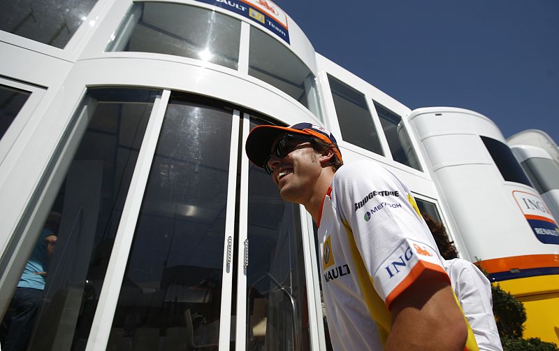 Alonso aspira a podio en el estreno de Alguersuari