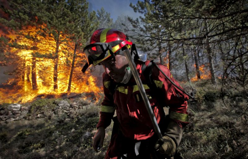 El fuego que devora España va cediendo terreno