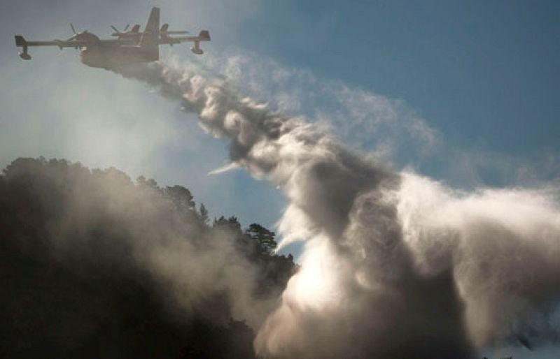 El Gobierno mantiene la alerta máxima por riesgo de incendios ante el calor en España