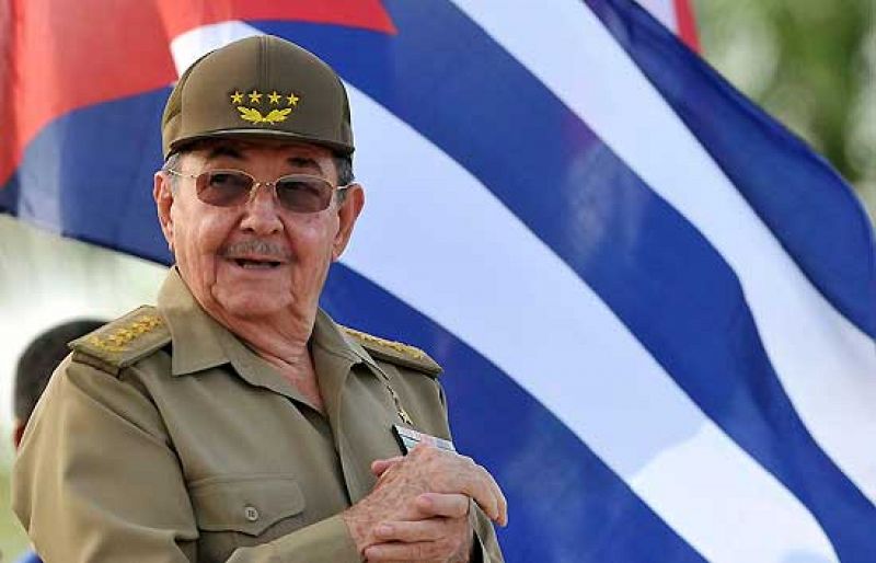 Raúl Castro manda a los cubanos labrar la tierra para salir de la crisis
