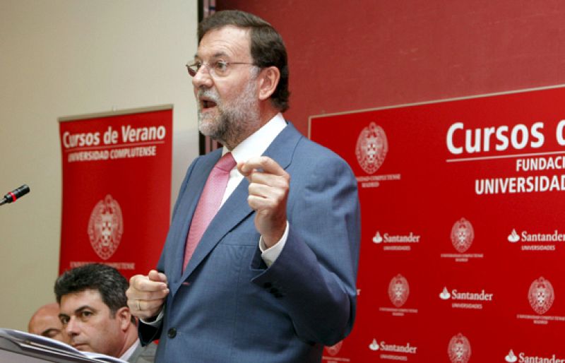 Rajoy culpa sólo a Zapatero de la ruptura del diálogo social
