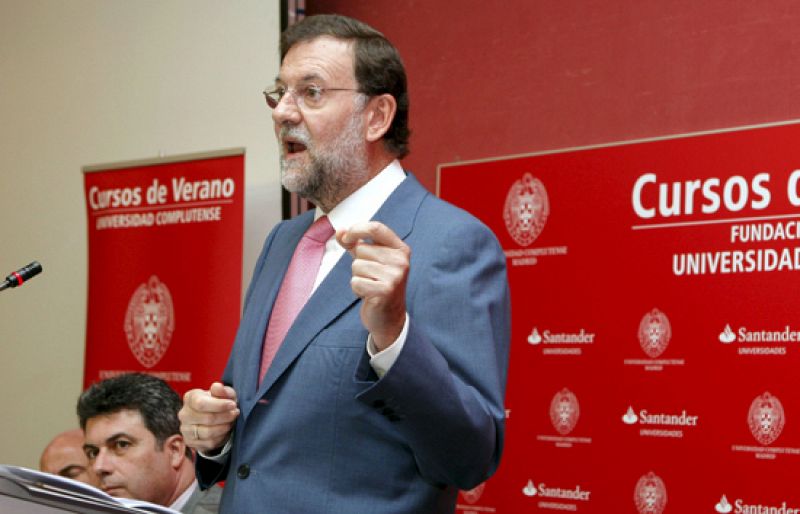 Rajoy culpa sólo a Zapatero de la ruptura del diálogo social