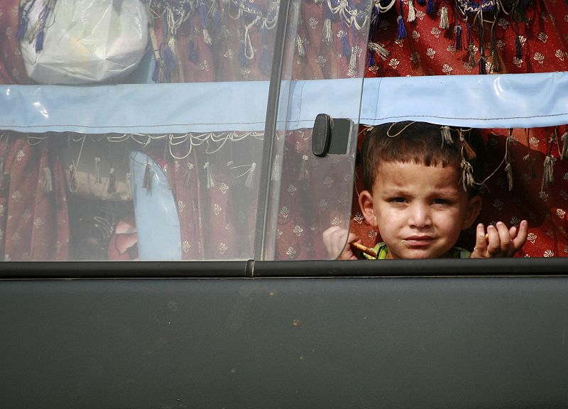El ejército paquistaní rescata a una docena de niños listos para inmolarse en el valle del Swat