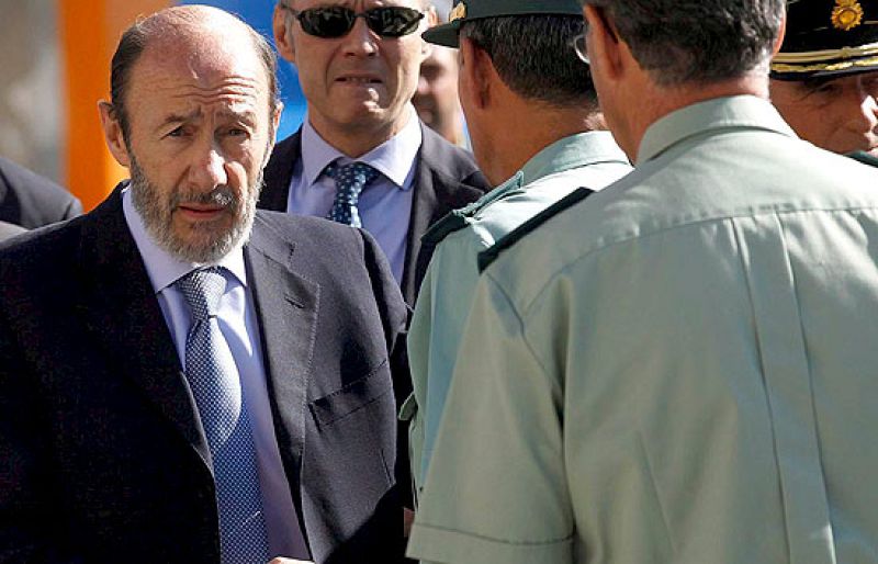 Rubalcaba: "Los etarras han enloquecido y eso les hace más peligrosos, pero no más fuertes"