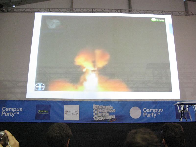 Los campuseros, testigos privilegiados del lanzamiento del NANOSAT 1B