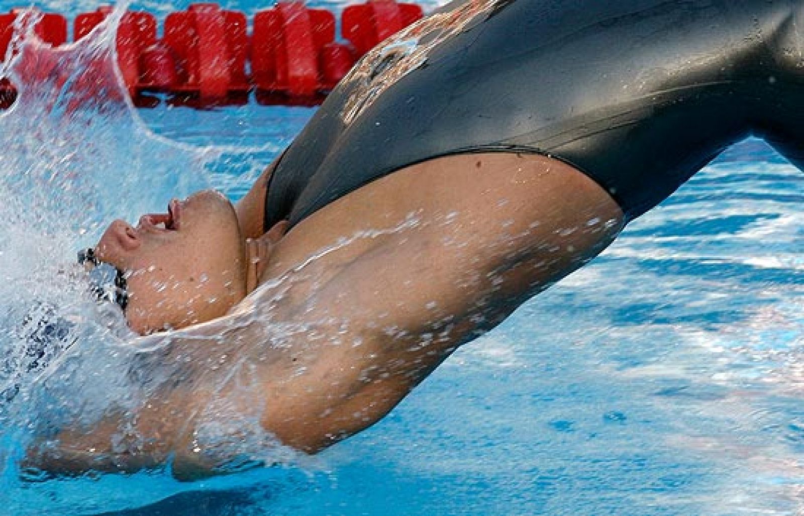 El nadador español Aschwin Wildeboer se ha clasificado para las semifinales en la modalidad de 200 metros espalda. El de Sabadell logra el décimo mejor tiempo de las eliminatorias. El japonés Irio Ryosuke, quinto en la final de 100 espalda, se llevó