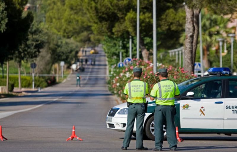Explosión controlada de una segunda bomba-lapa en otro coche patrulla en Calvià