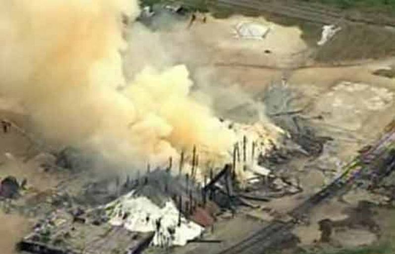 Un incendio en una planta química obliga a evacuar a 80.000 personas en Estados Unidos