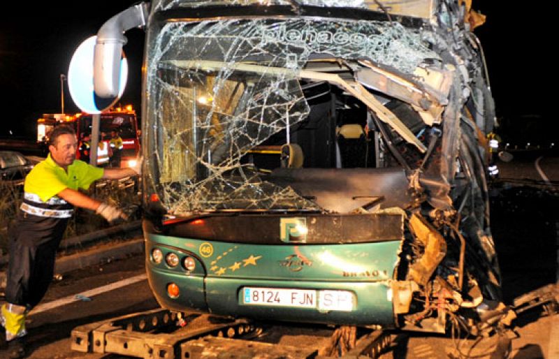 Seis muertos y 39 heridos en un accidente de autocar en la provincia de Barcelona