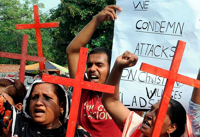 Mueren abrasados siete cristianos en ola de violencia en noreste de Pakistán