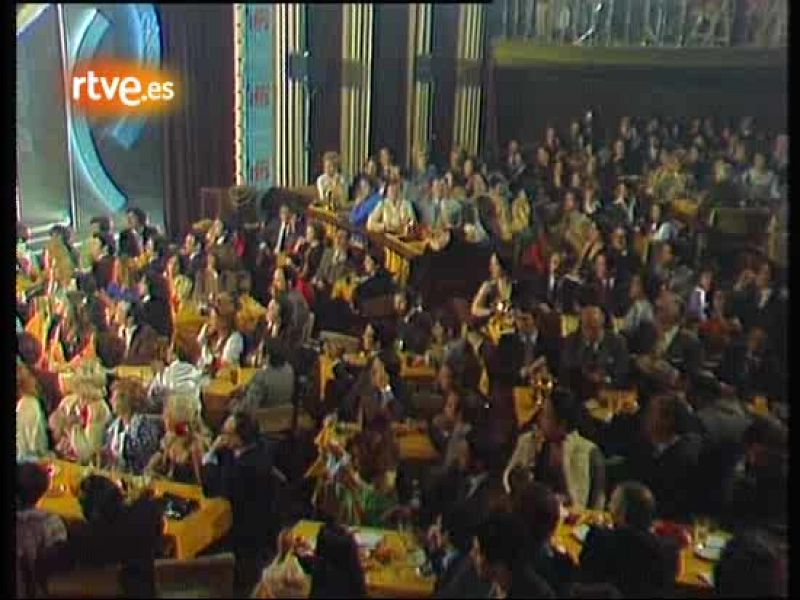 Éxitos de 1977: Mocedades "Sólo era un niño"