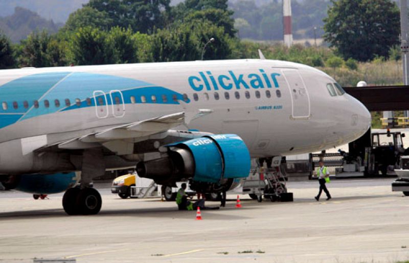 Los pasajeros del vuelo averiado de Vueling regresan a Alicante "muy asustados"