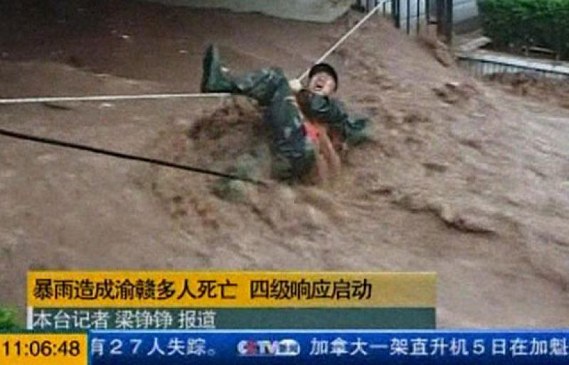 Al menos 10 muertos por lluvias torrenciales en China mientras se acerca el tifón "Morakot"
