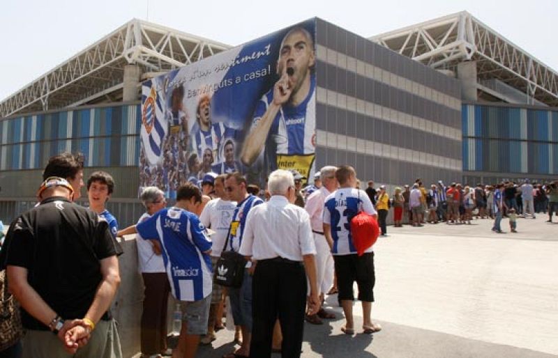 La afición despide a Dani Jarque en el estadio