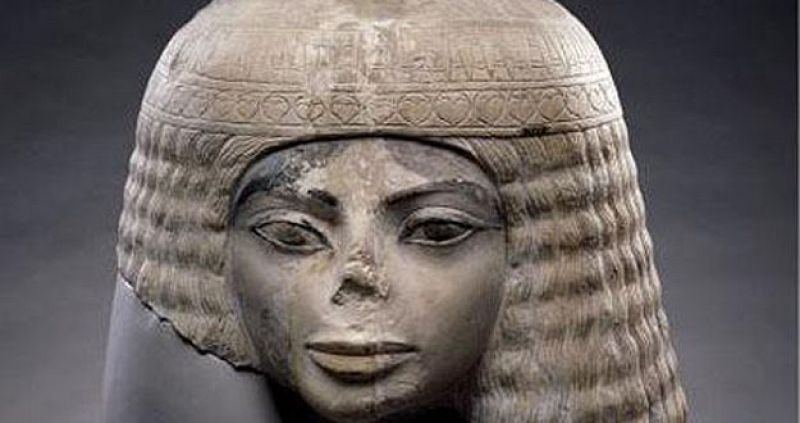 Los aficionados a Michael Jackson acuden a ver un busto egipcio muy parecido al cantante