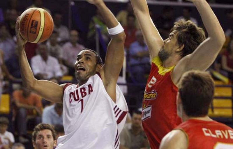 España gana su primer ensayo