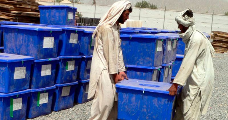 Se compran votos en Afganistán para las próximas elecciones, según la BBC