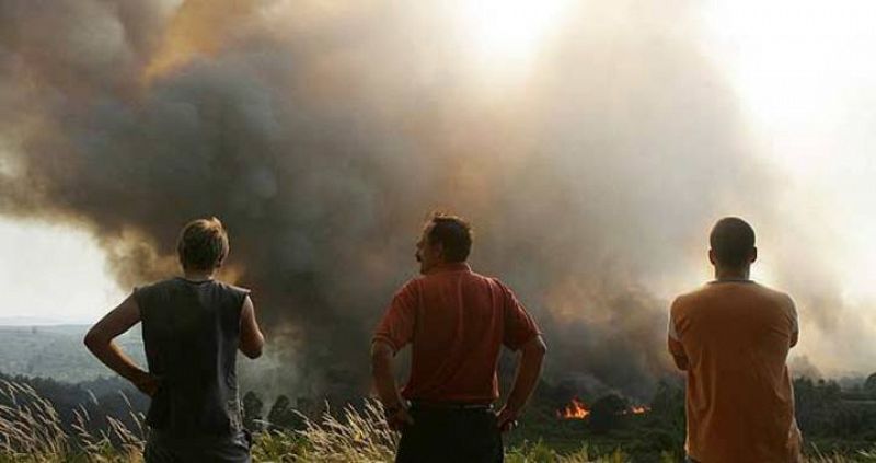 Controlado el incendio de Vilardevós, en Ourense, tras arder unas 167 hectáreas