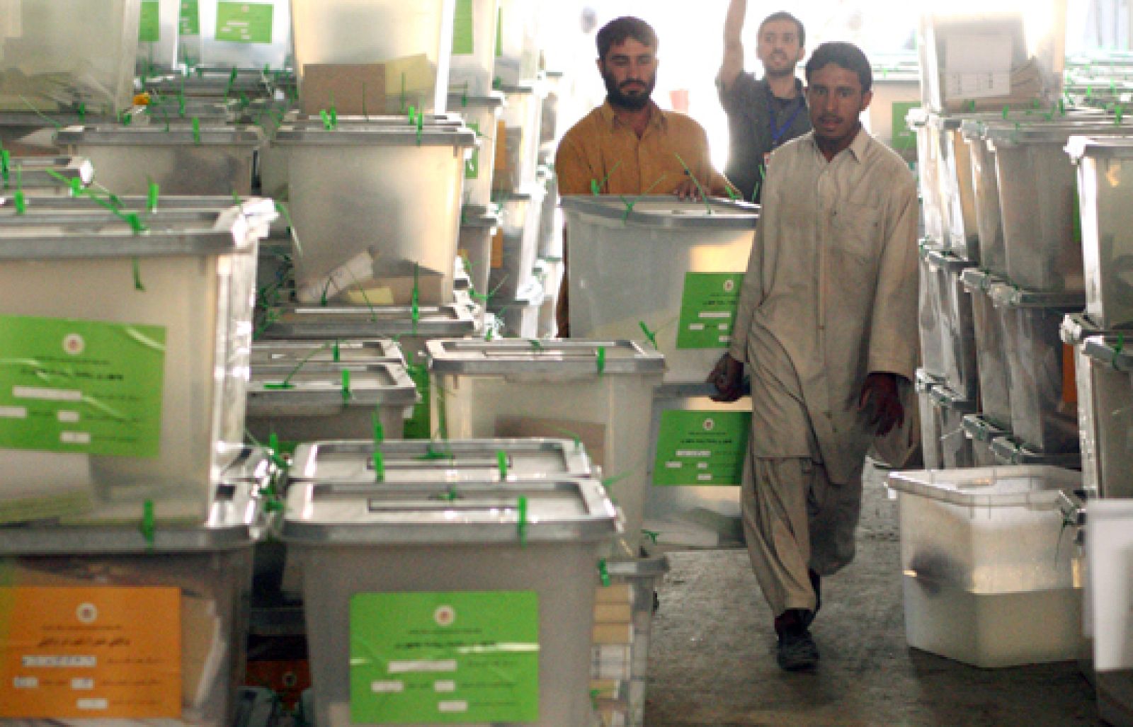 Empate técnico en los primeros resultados parciales en Afganistán | Ver