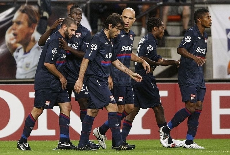 El Olympique accede a la fase de grupos goleando