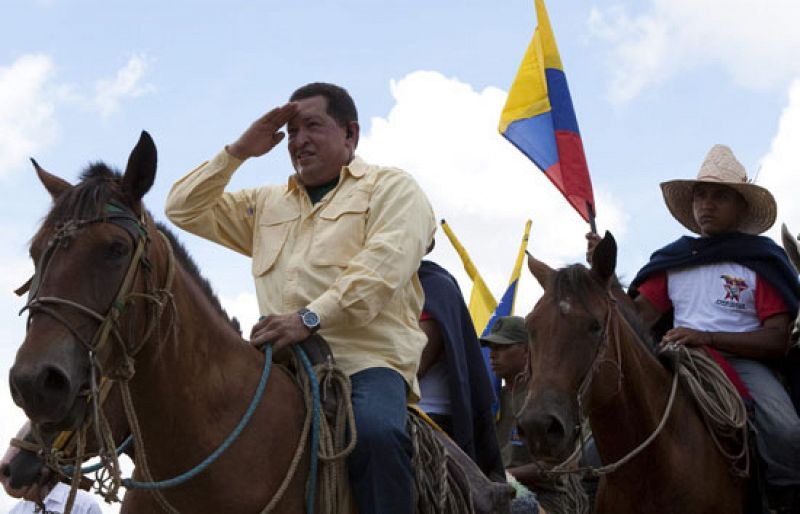 Chávez anuncia la ruptura de las relaciones con Colombia por las bases estadounidenses