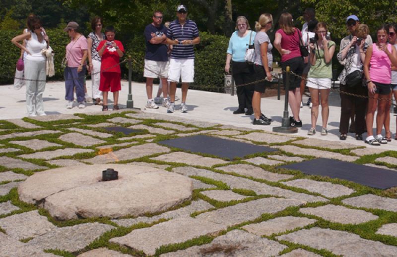 El funeral de Ted Kennedy se celebrará el sábado en Boston y será enterrado con sus hermanos