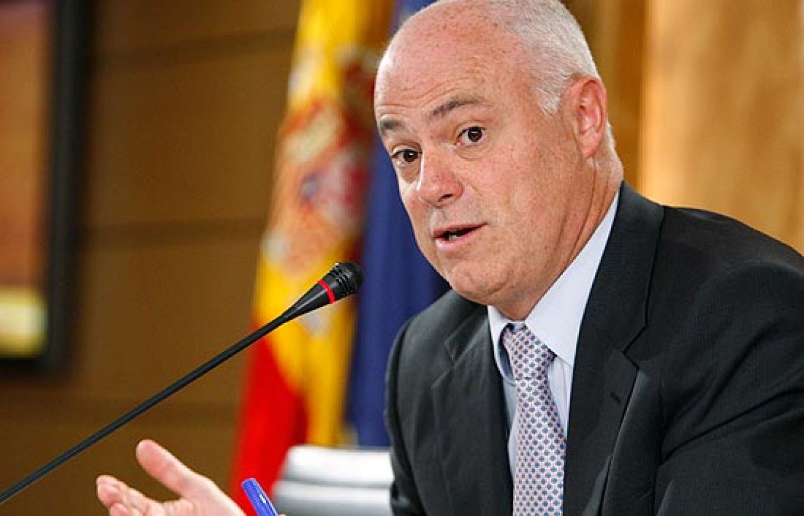 El Ministerio de Economía asegura que ya ha pasado el punto álgido de la recesión | Ver