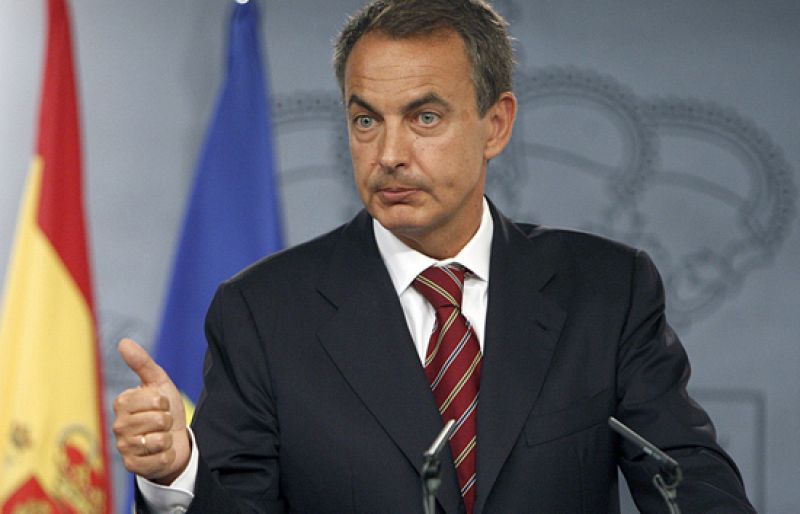 Zapatero agradece la labor "ejemplar" del Gobierno vasco en el último gran golpe a ETA