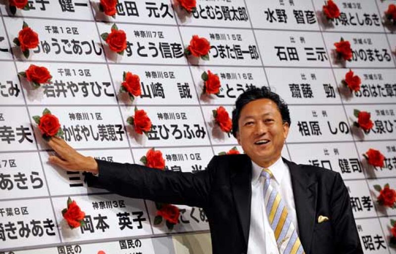 Los centristas japoneses arrasan y acaban con medio siglo de gobierno conservador