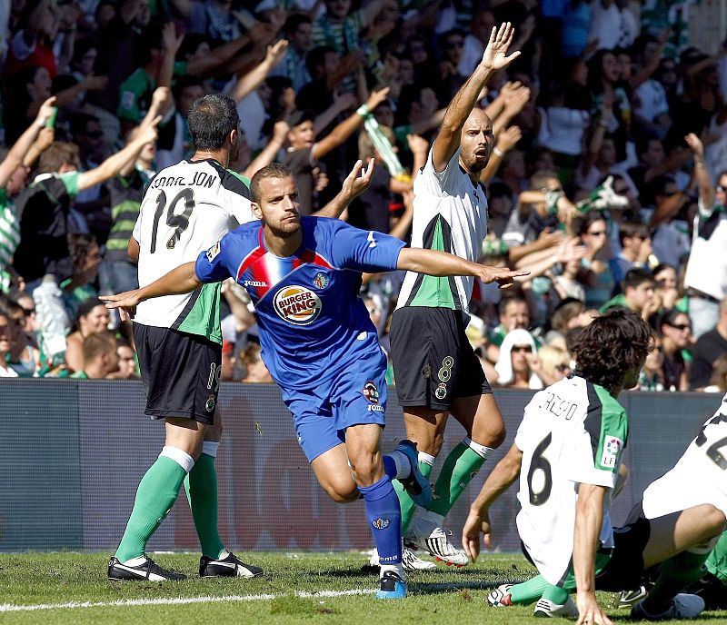 Osasuna saca un punto de Villarreal, el Getafe vapulea al Racing