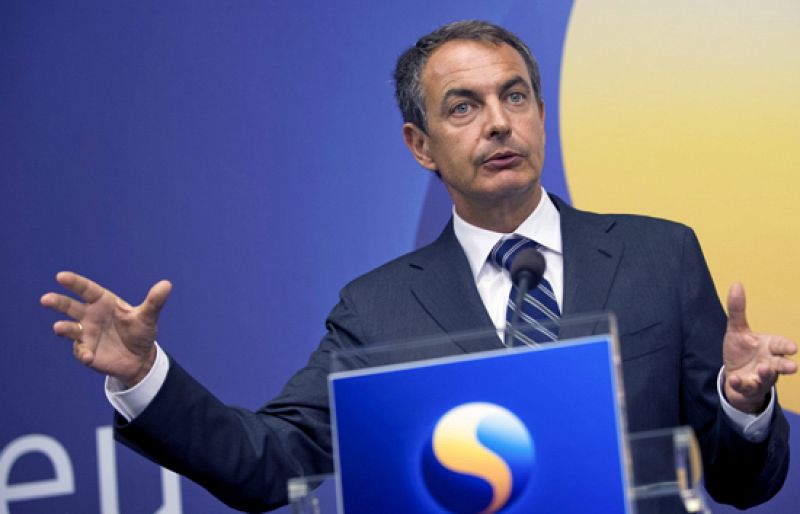 Zapatero ve "razonable y solidario" un esfuerzo de parte de la sociedad para ayudar a quien lo necesita