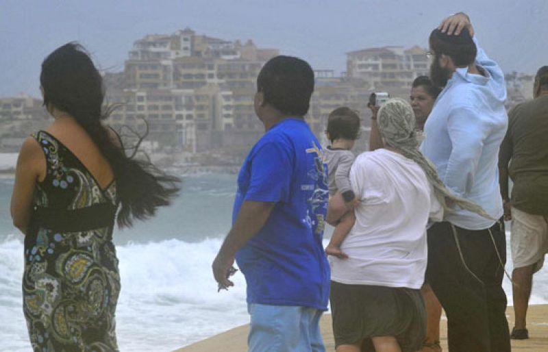 Jimena amenaza la Baja California con vientos de 250 kilómetros por hora