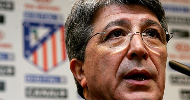 Cerezo: "Fallaron cinco fichajes"