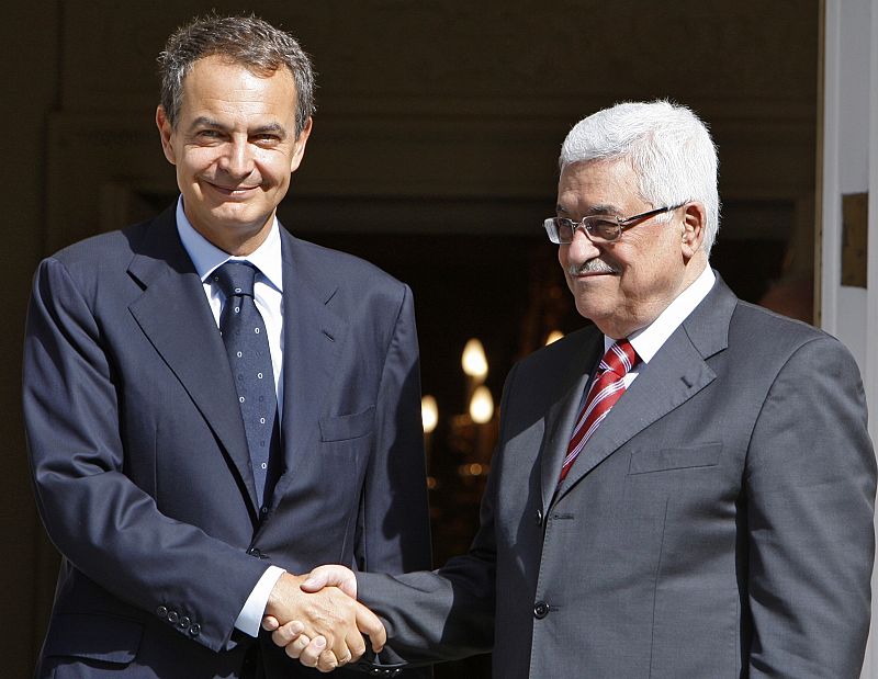Zapatero ofrece a Abás la colaboración española para que se reúna con Netanyahu
