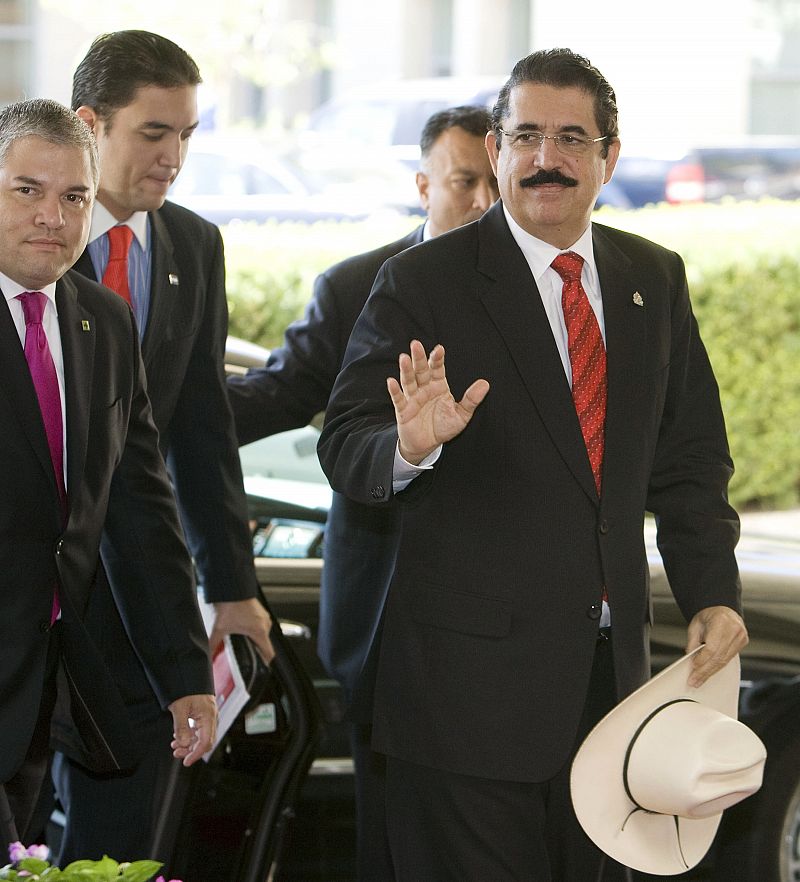 Washington suspende su ayuda a Honduras pero no opina sobre el golpe militar
