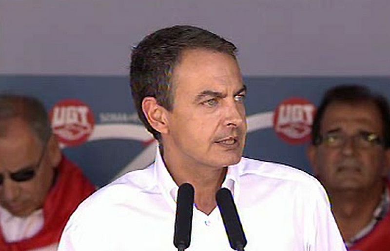 Zapatero anuncia que "las pensiones mínimas ganarán poder adquisitivo" pero no da cifras