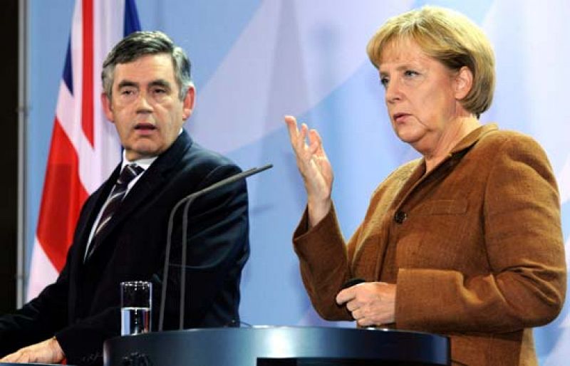 Merkel y Brown reclaman celebrar una conferencia sobre Afganistán antes de que acabe el año