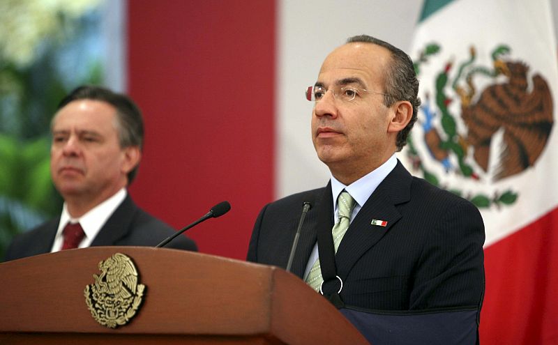 Calderón destituye al fiscal general, figura clave en su fracasada lucha contra el narcotráfico