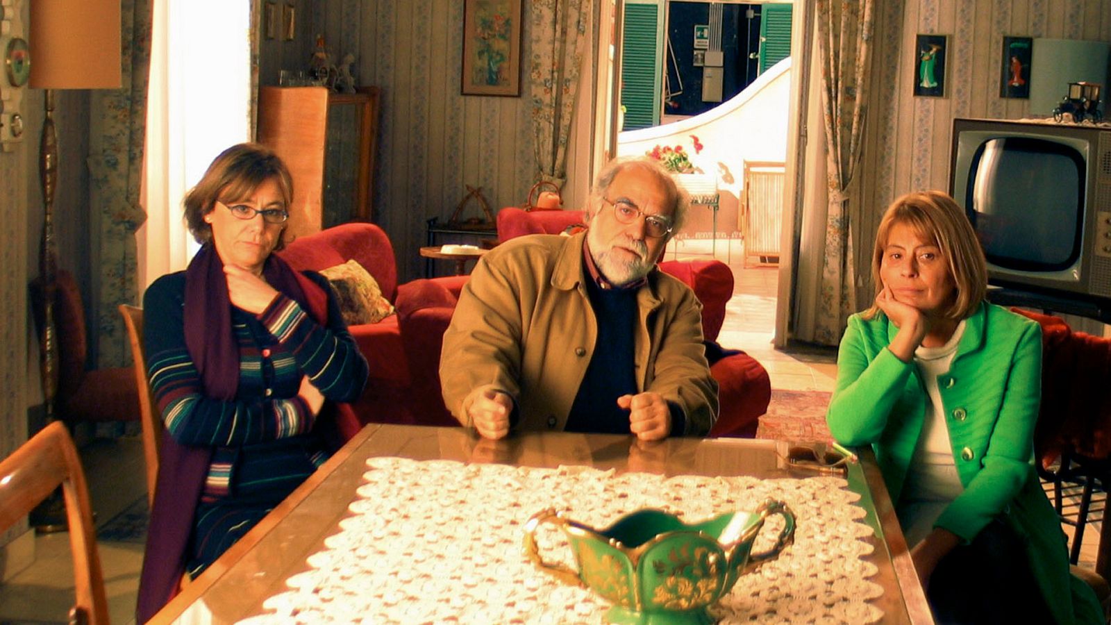 Cuéntame cómo pasó - T9 - Episodio 17: La familia y muchos más - Ver ahora