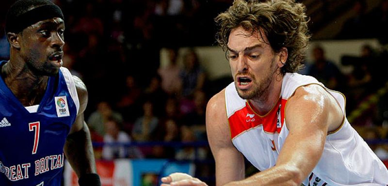 España, a punto del desastre ante Gran Bretaña