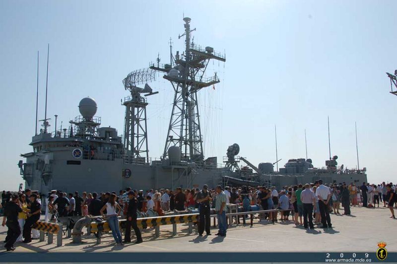 La fragata 'Canarias' protegerá a la flota atunera durante los meses de septiembre y octubre