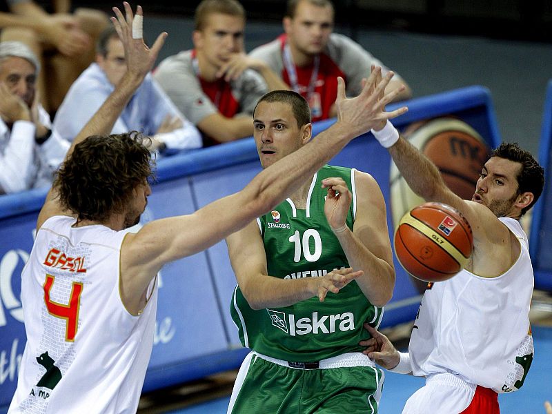 España se mece sobre el abismo ante Eslovenia