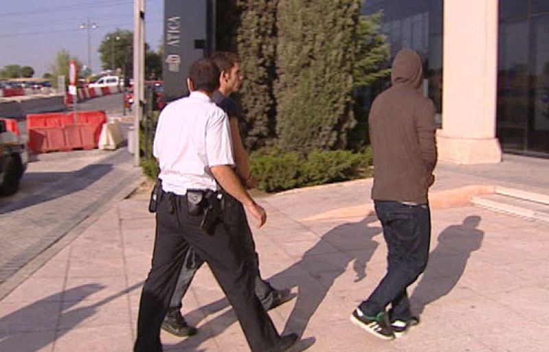 Instituciones piden más educación y autoridad de los padres para evitar la violencia y el botellón