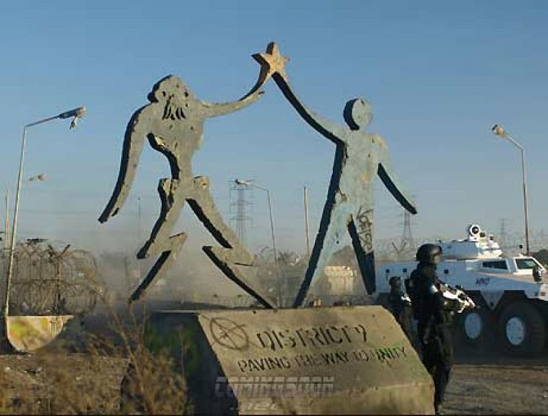 'District 9' : un apartheid alienígena que triunfa en taquilla y en la Red